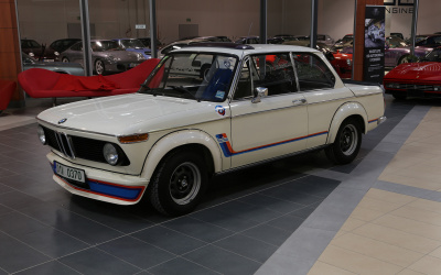 
                                                    img-BMW-2
                        
